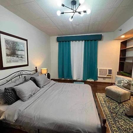 Millennium Plaza Hotel Макати Экстерьер фото